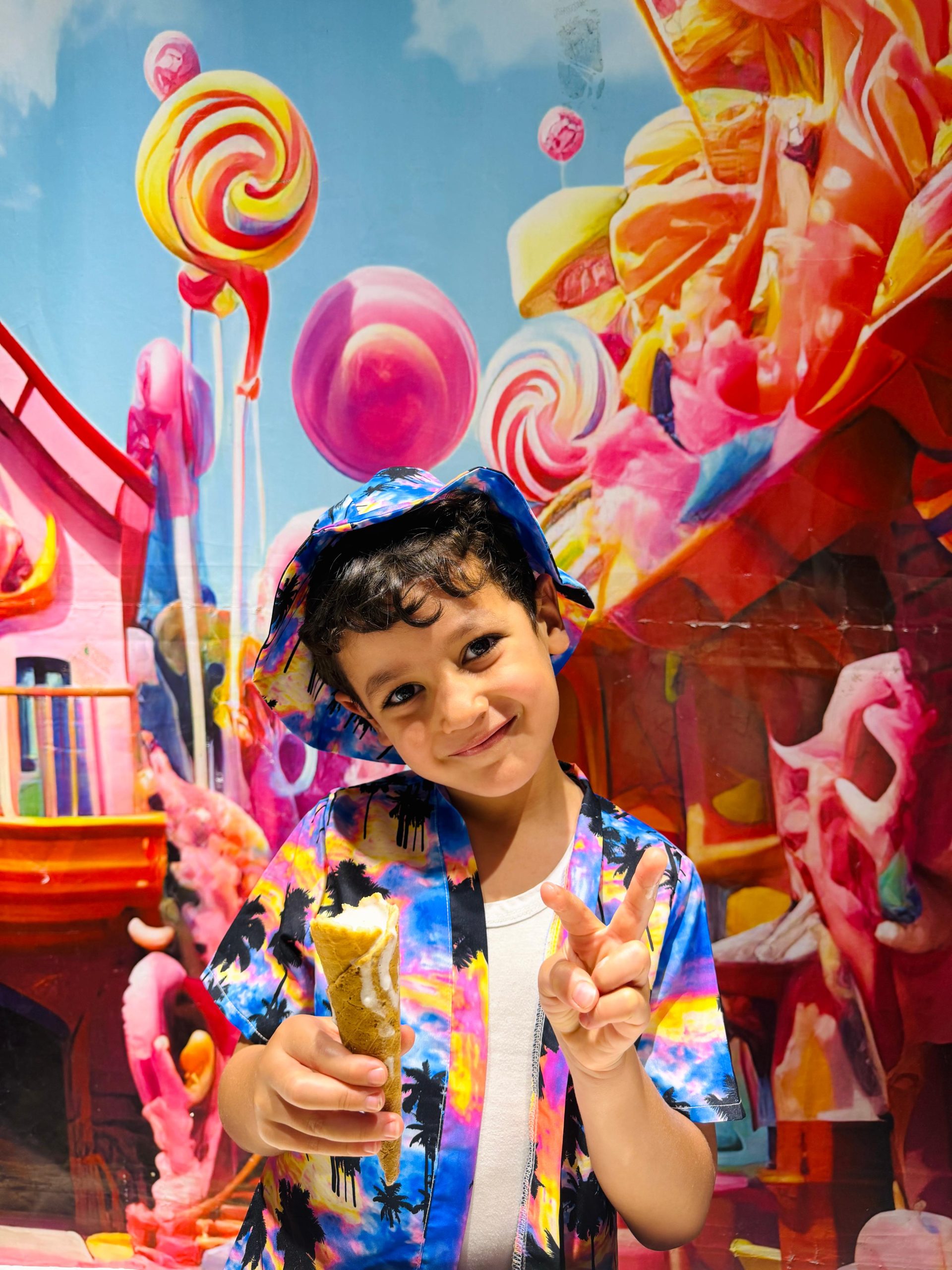 We’re having a scoop-tastic time at Doremi English Club’s summer camp! 🍦☀️ We enjoy delicious ice cream while discovering yummy new flavors like vanilla, strawberry, and rocky road. 🍓🍫🍨 So… which flavor would you pick? 😋💕