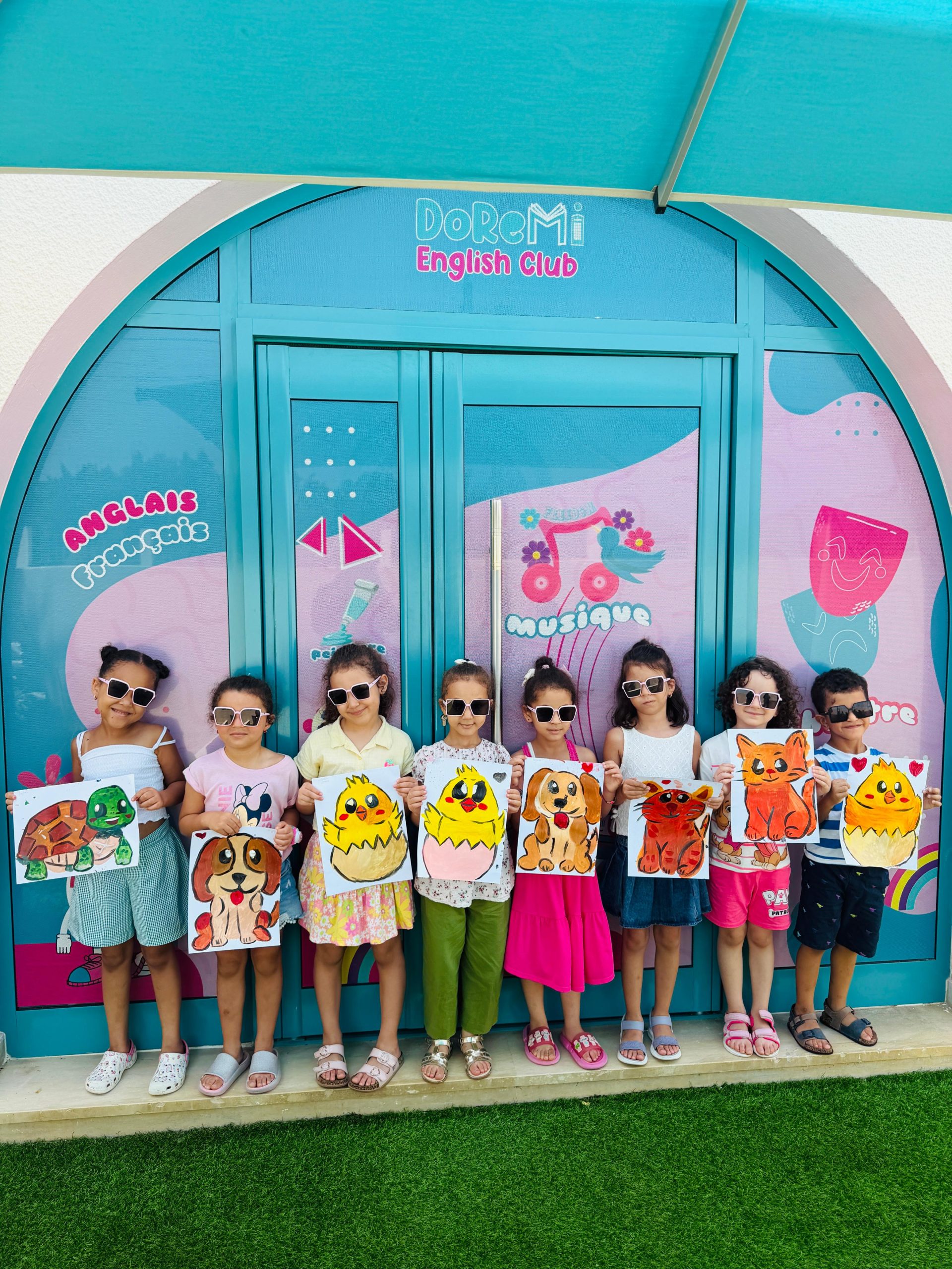 Let’s paint our own farm animals while learning their names, actions, and the different sounds they make! 🐮🐷🐔🐑🎨