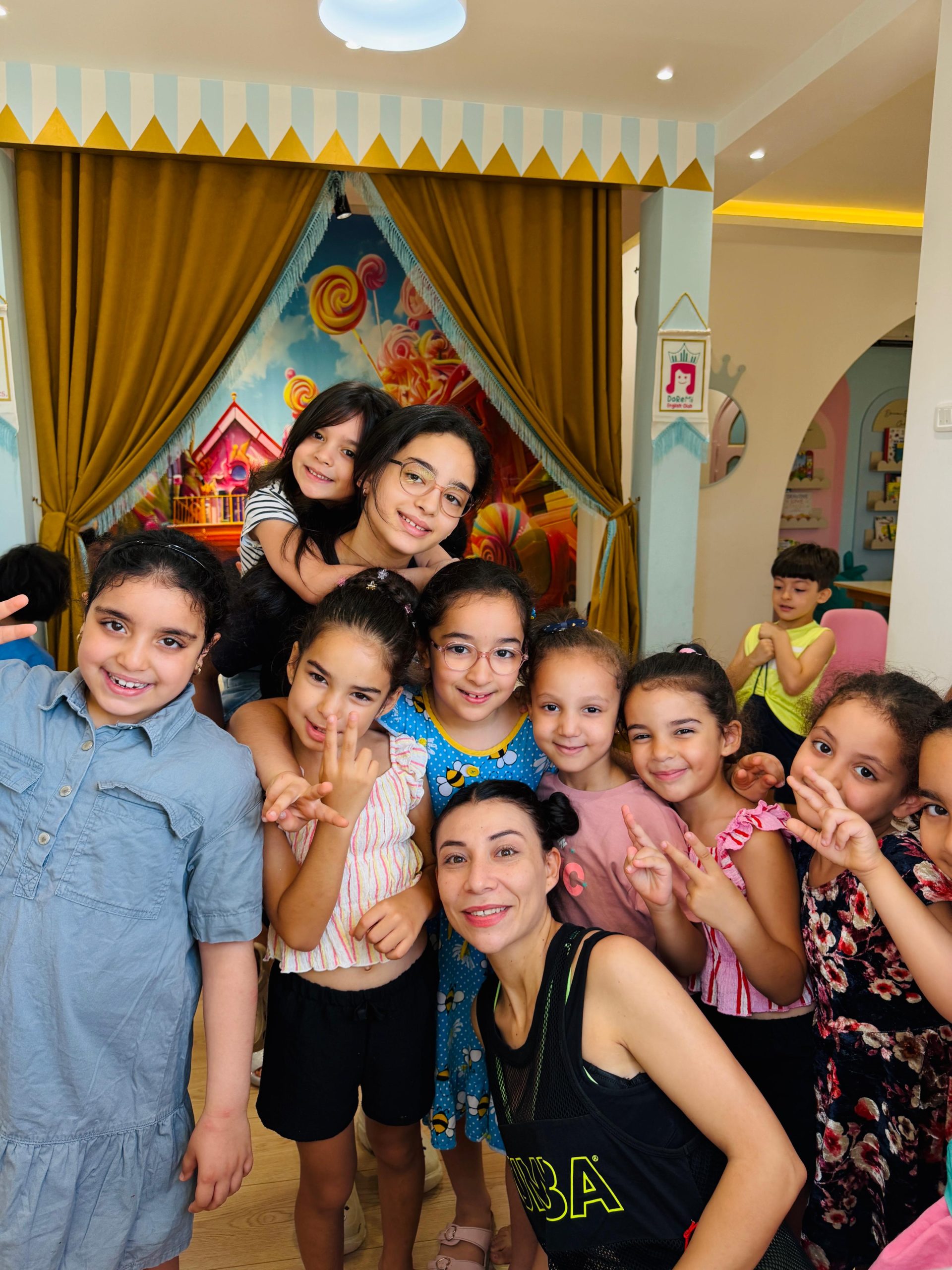 Zumba time is so much fun at Doremi English Club! 💃🎶 We learn new moves, stay active, and enjoy every moment while dancing together! 🌟