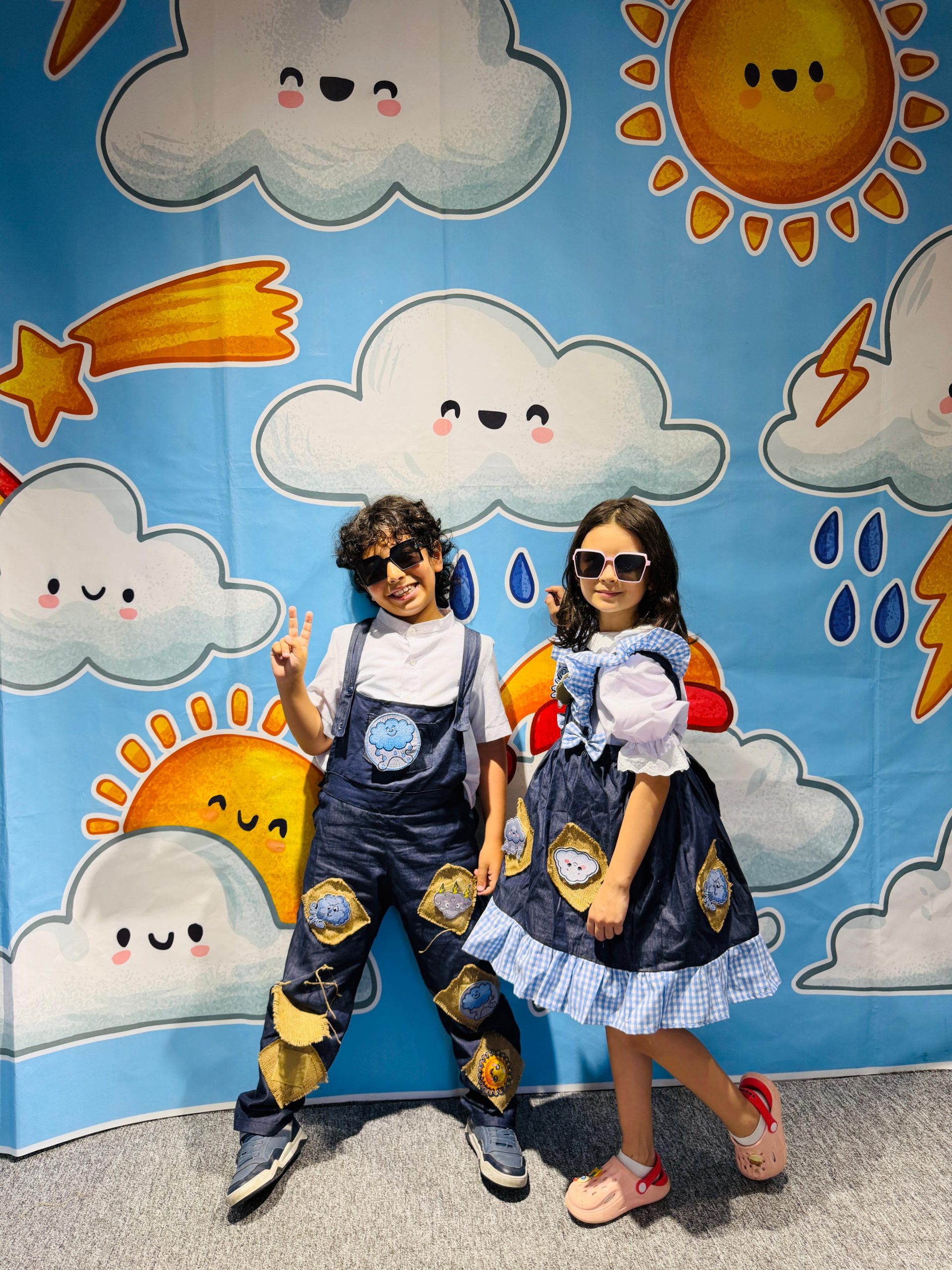 Learning to talk about the weather in English helps children build confidence, learn new vocabulary, and communicate naturally about everyday life. 🌤️🗣️💛